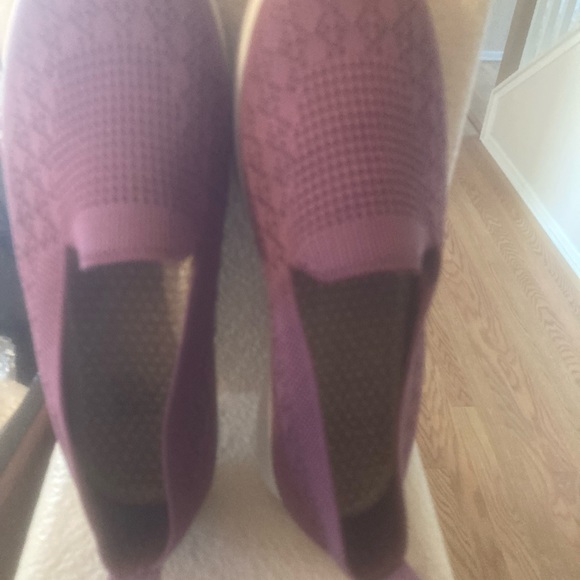 PURPLE COMFORT KNIT SLIP ONS: Like New - Picture 7 of 8